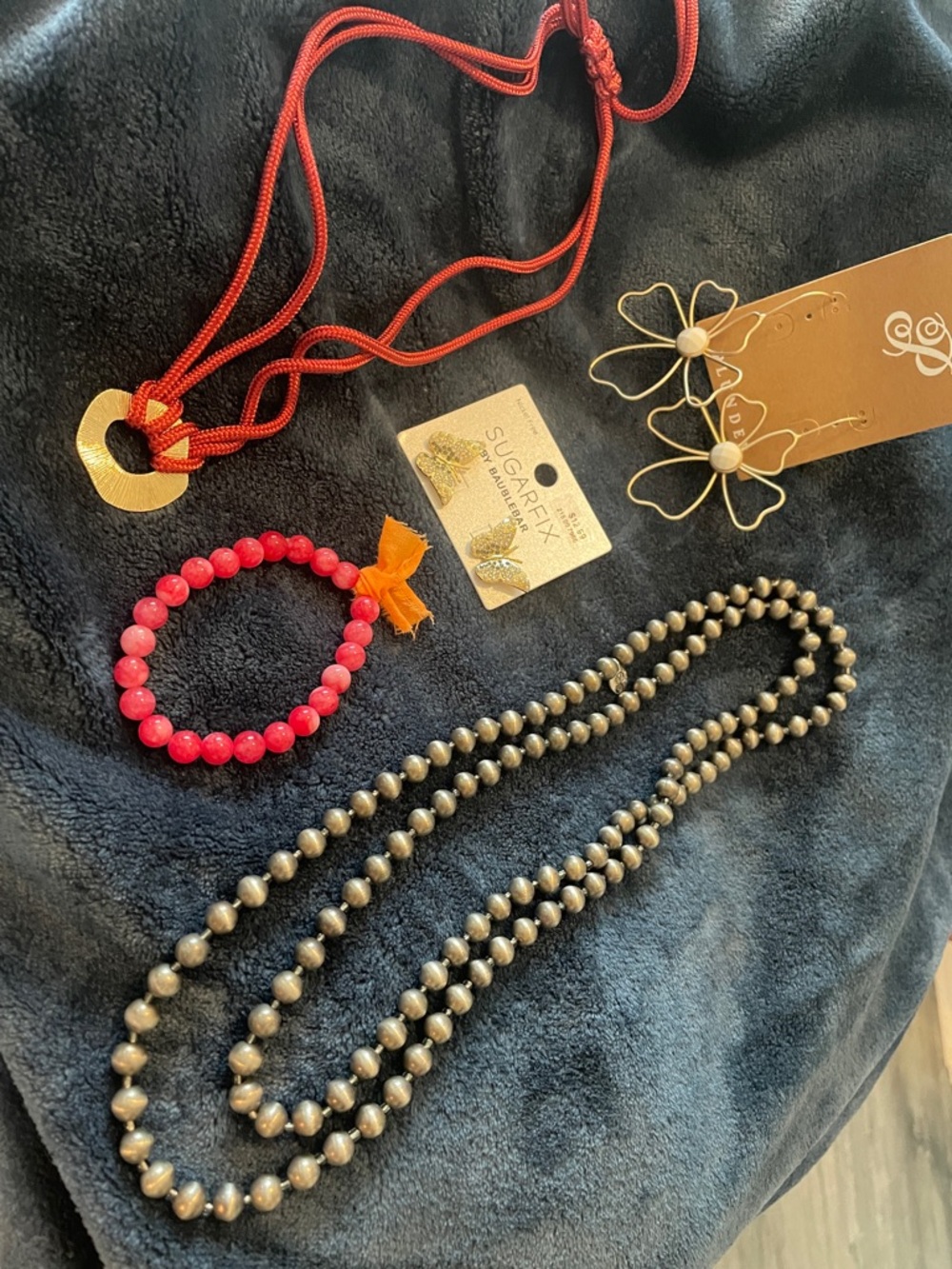 5 JEWELRY BUNDLE 2 Earrings 2 Necklaces 1 bracelet NEW